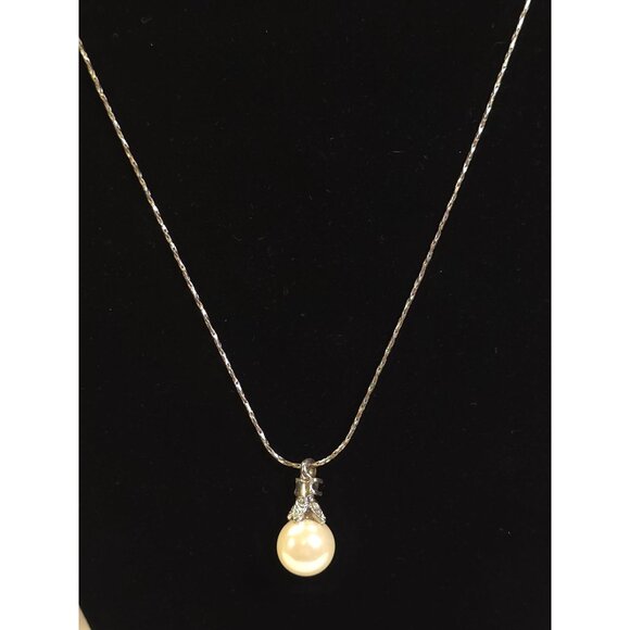 Silver Tone Chain Necklace With Faux Pearl Pendant & Rhinestone Accents - Picture 8 of 10